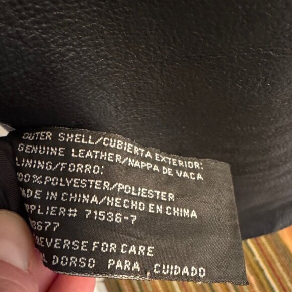 Vintage Women’s Black 100 % Leather Jacket - Medium - Picture 7 of 7